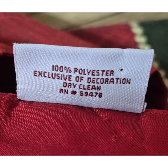 NWOT Earl & Wilson Christmas Quilted Holly Red & Green Table Runner 72" x 14" - Picture 7 of 7